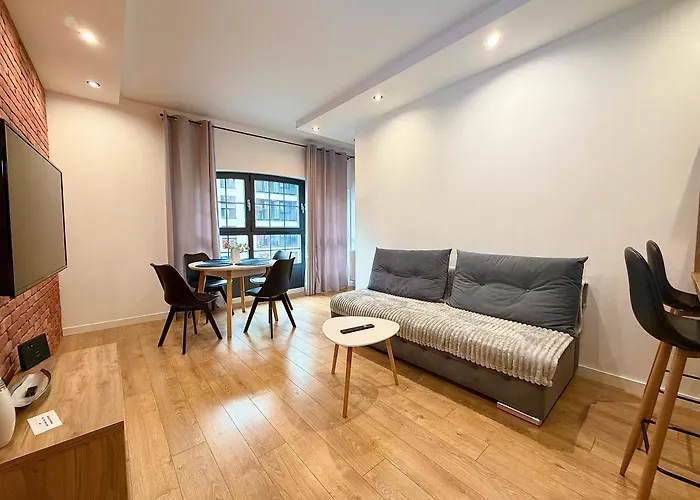 Mieszczańska Riverfront By Bookinghost *