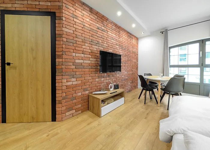 Mieszczańska Riverfront By Bookinghost *