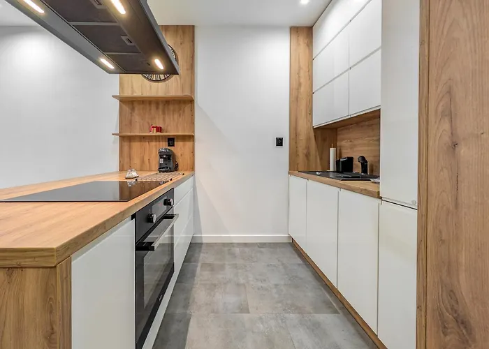 Mieszczańska Riverfront By Bookinghost